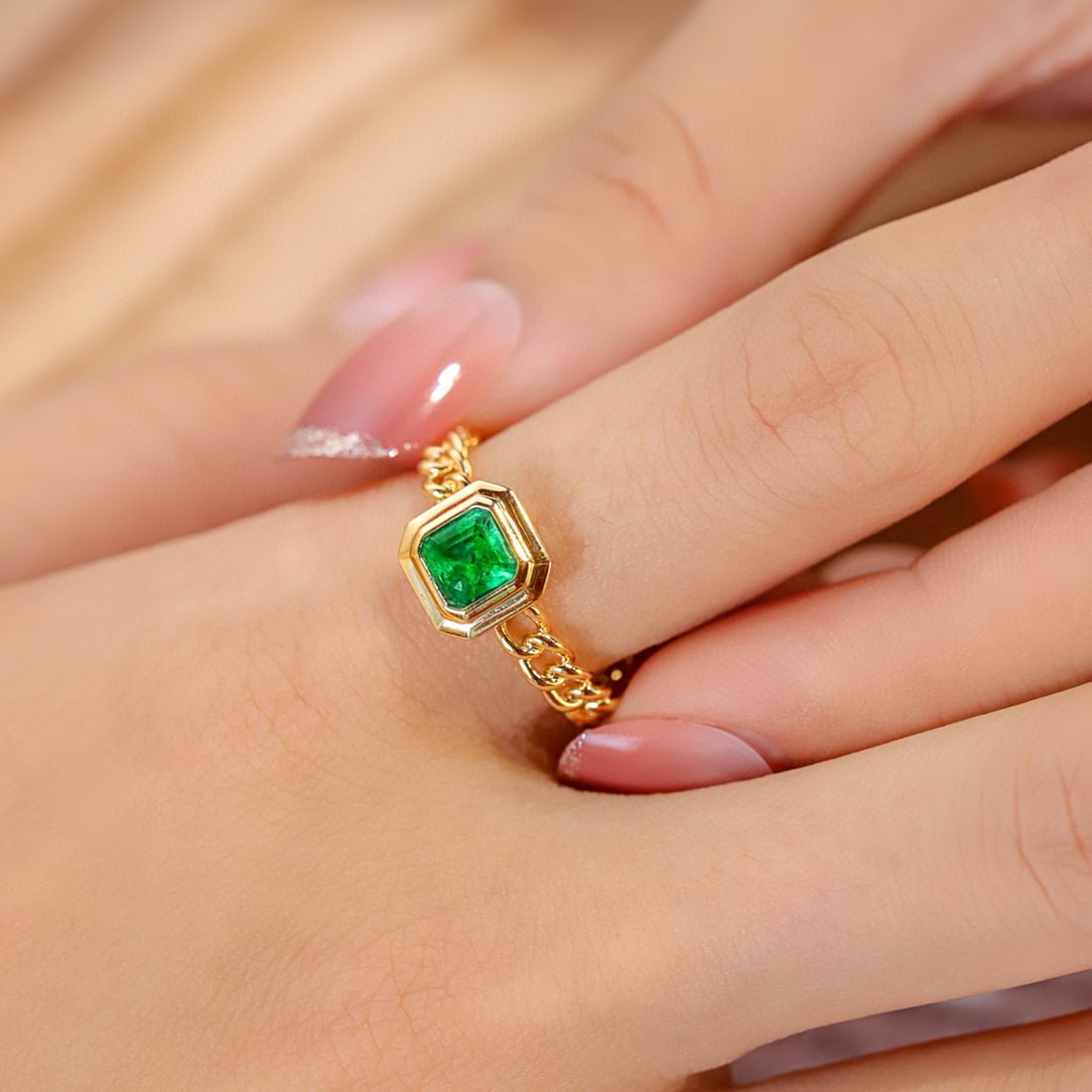 14k Gold 0.38 Ct Vivid Green Natural Emerald Ring - 2