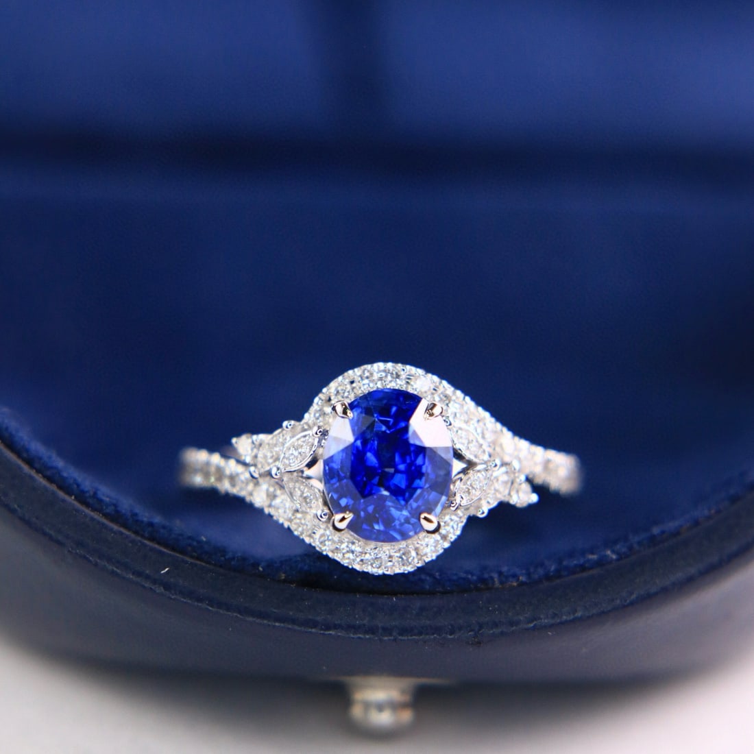 14k Gold 2.39 Ctw Natural Sapphire & Diamond Ring: Ref:231080301 // gold content:14k gold // ring size:7. 25us // // main gemstone:sapphire // shape:oval // carat weight:2. 04ct // color:royal blue // treatment:natural // // adjacent gemstone 2 : diam