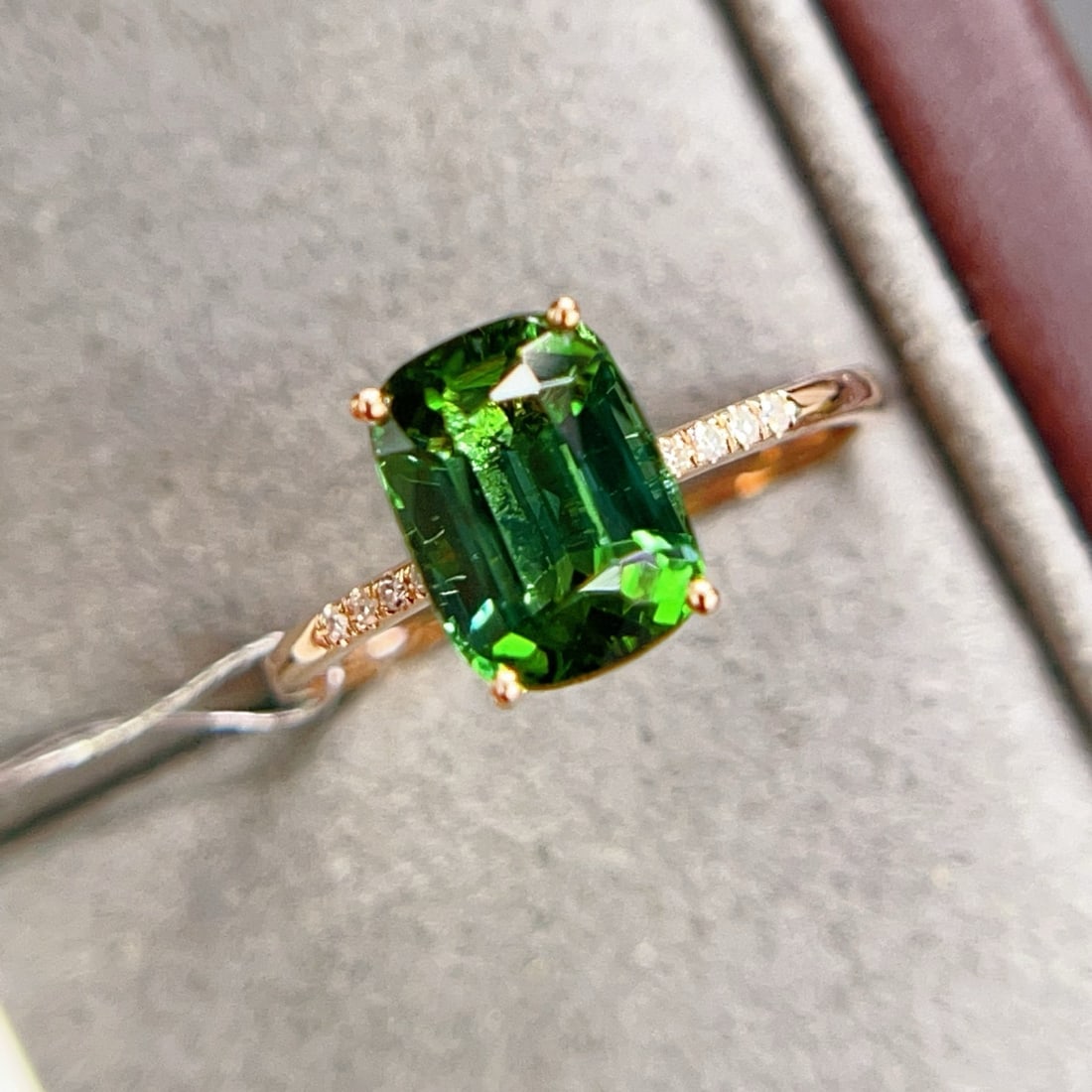 14k Gold 2.54 Ctw Natural Tourmaline & Diamond Ring: Ref:231080308 // gold content:14k gold // ring size:7. 25us // // main gemstone:tourmaline // shape:cushion // carat weight:2. 5ct // color:green // treatment:natural // // adjacent gemstone 2 :