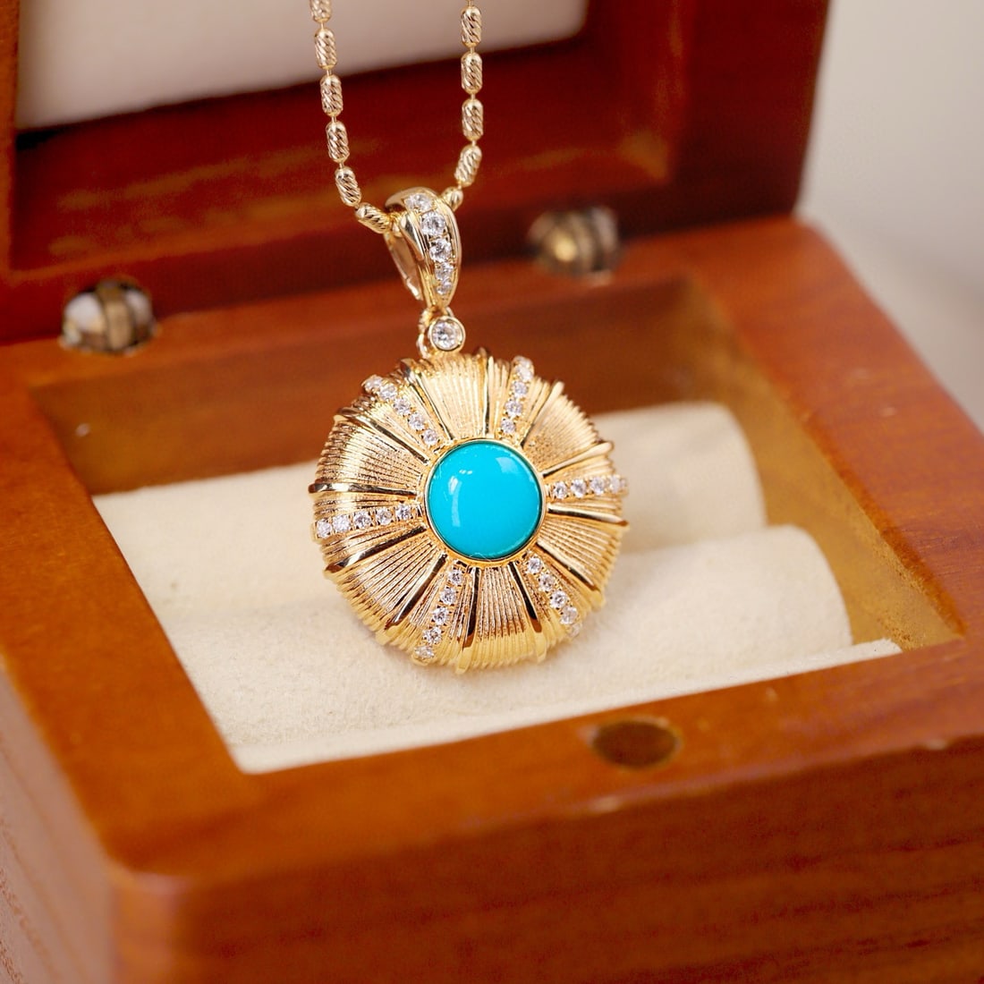 14k Gold 1.04 Ctw Natural Blue Turquoise & Diamond Pendant( Without Chain ): Ref:231080320 // gold content:14k gold // main gemstone:blue turquoise // shape:round // carat weight:0. 83ct // color:blue // treatment:natural // cut grade:g // // adjacent gemstone 2 : diamond //