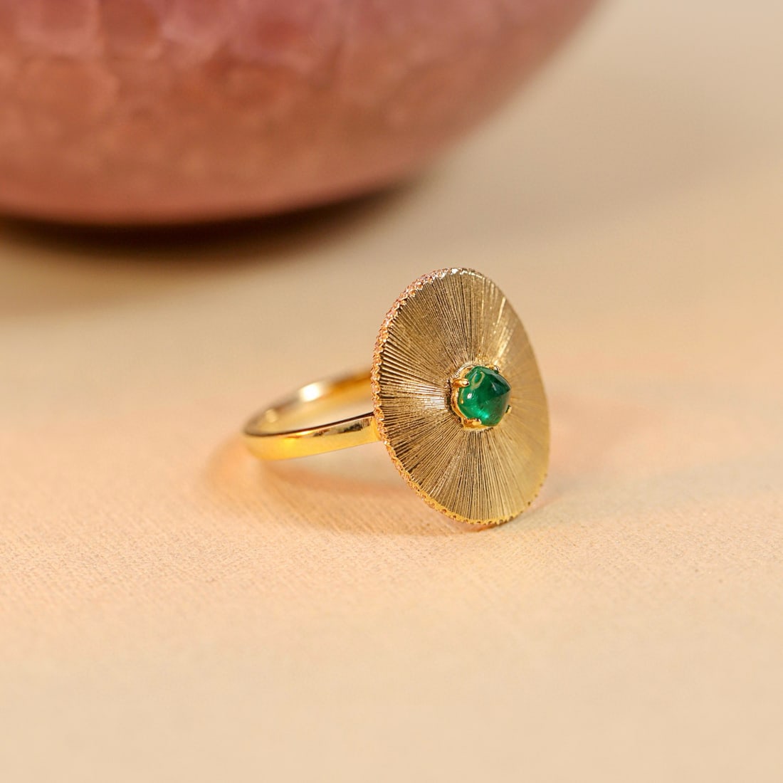 14k Gold 0.35 Ctw Vivid Green Natural Emerald & Diamond Ring: Ref:231080322 // gold content:14k gold // ring size:7. 25us // // main gemstone:emerald // shape:sugar-loaf // carat weight:0. 22ct // color:vivid green // treatment:natural // // adjacent gemstone 2