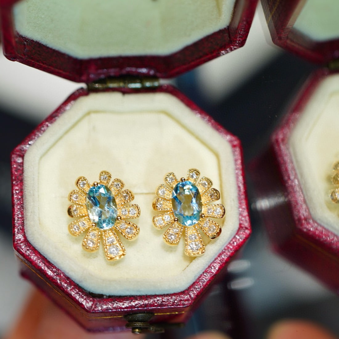 14k Gold 0.8 Ct Natural Aquamarine & Diamond Earrings - 2