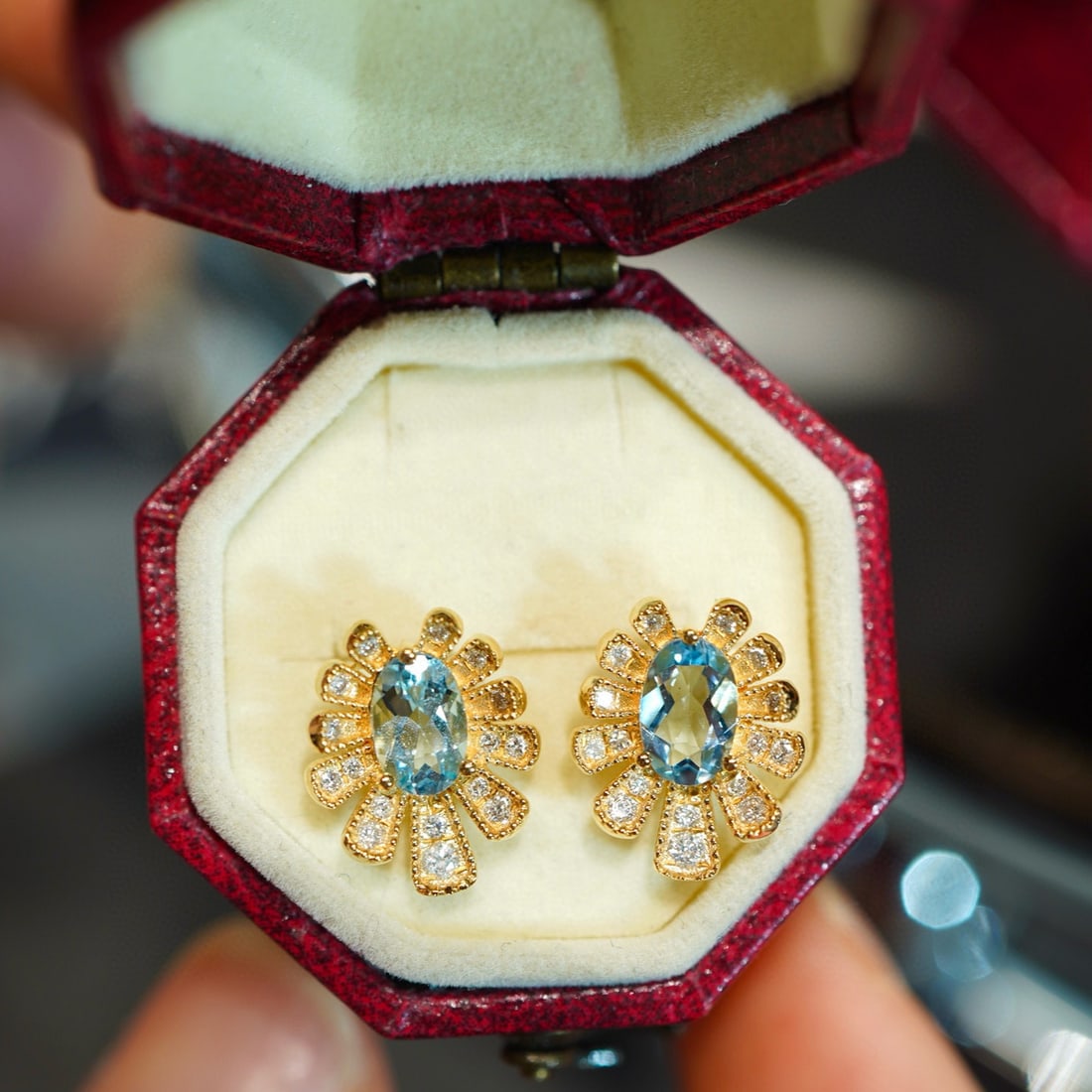 14k Gold 0.8 Ct Natural Aquamarine & Diamond Earrings - 5