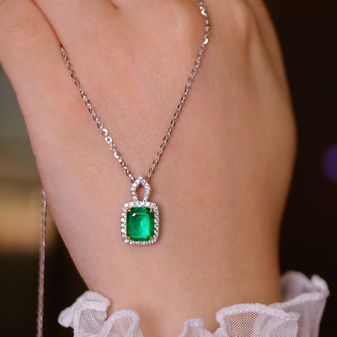 14k Gold 1.94 Ctw Vivid Green Natural Emerald & Diamond Pendant( Without Chain ) - 3