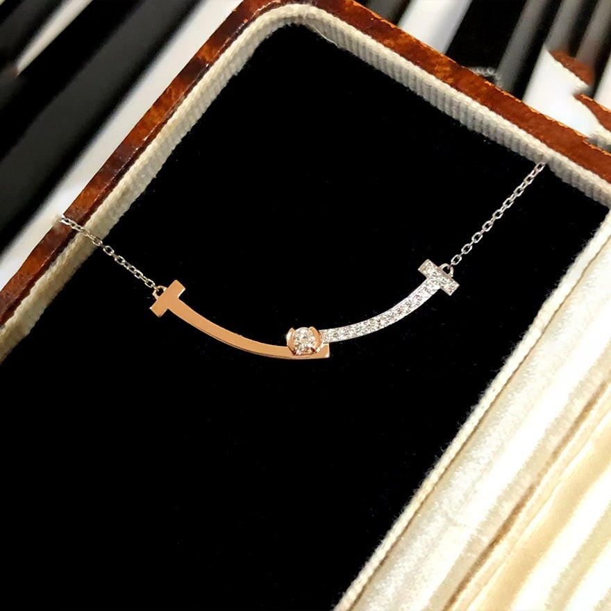14k Gold 0.13 Ctw Natural H Diamond Necklace: Ref:231080353 // gold content:14k gold // main gemstone:diamond // shape:round // carat weight:0. 06ct // clarity grade:vs-si // color:h // treatment:natural // cut grade:g // // adjacent gemstone 2