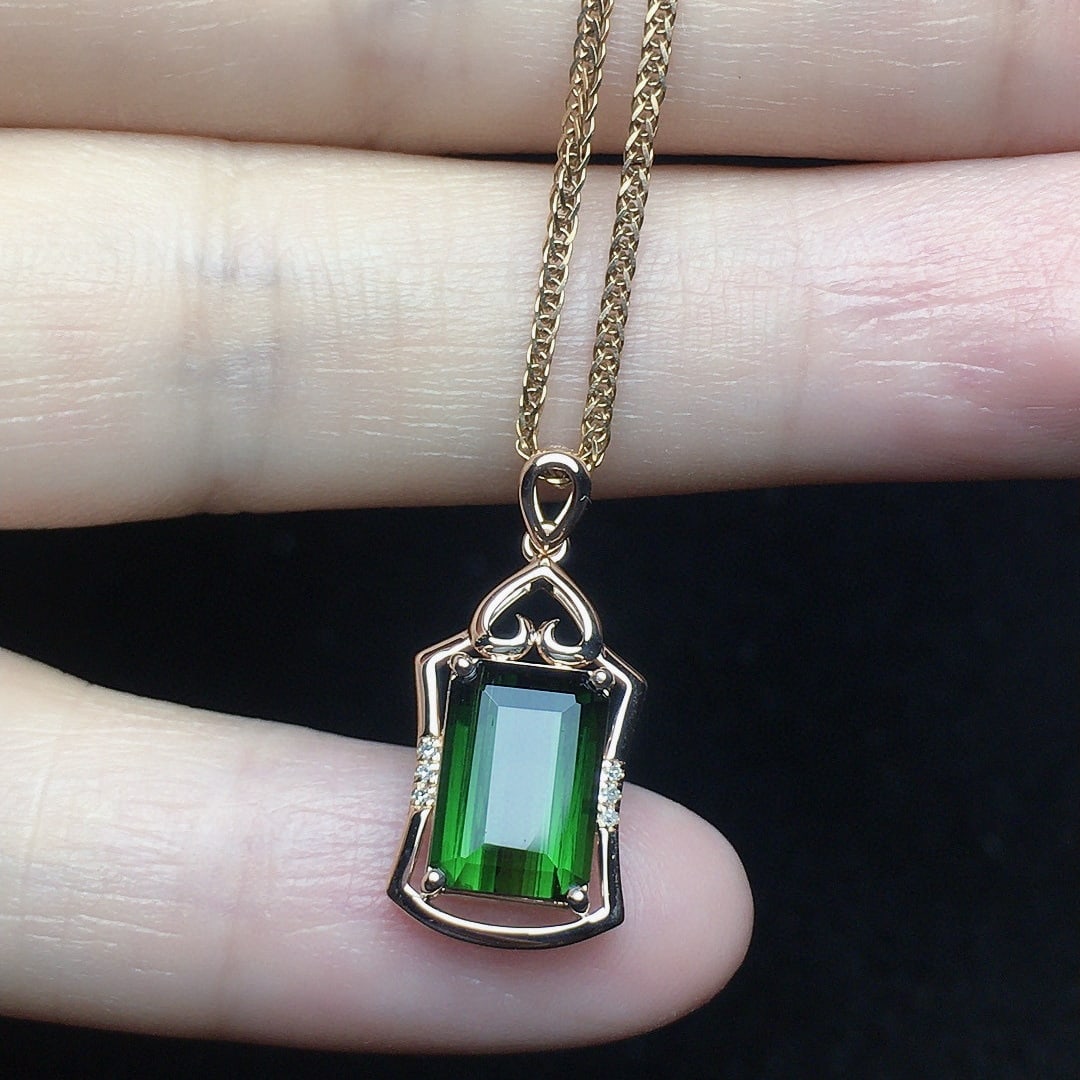 14k Gold 2.21 Ct Natural Tourmaline & Diamond Pendant( Without Chain ): Ref:231080358 // gold content:14k gold // main gemstone:tourmaline // shape:octagonal // carat weight:2. 21ct // color:green // treatment:natural // // adjacent gemstone 2 : diamond // number of