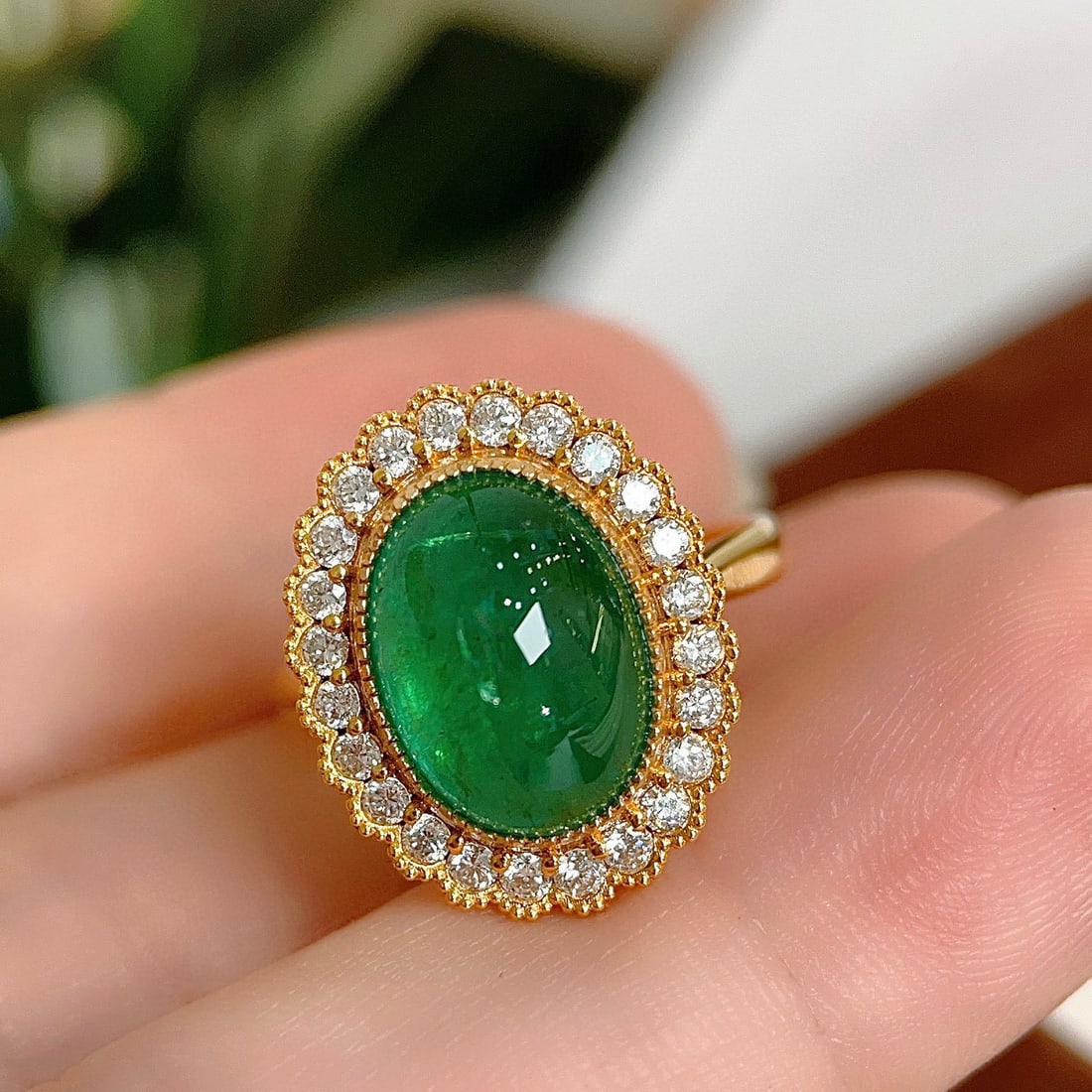14k Gold 4.83 Ctw Vivid Green Natural Emerald & Diamond Ring: Ref:231080368 // gold content:14k gold // ring size:7. 25us // // main gemstone:emerald // shape:oval // carat weight:4. 35ct // color:vivid green // treatment:natural // // adjacent gemstone 2 : diam