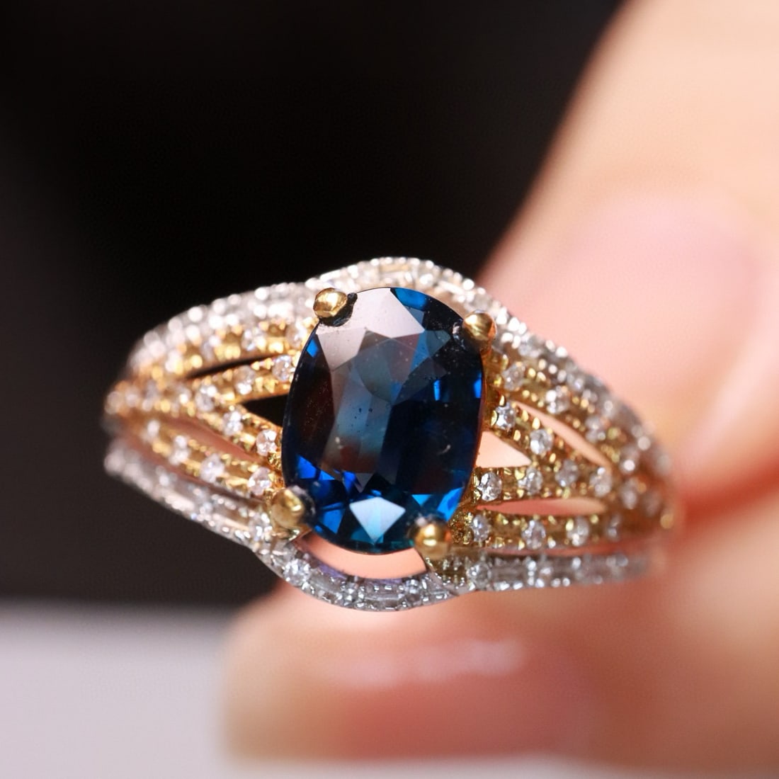 14k Gold 1.1 Ct Natural Sapphire & Diamond Ring: Ref:231080369 // gold content:14k gold // ring size:7. 25us // // main gemstone:sapphire // shape:oval // carat weight:1. 1ct // color:blue // treatment:natural // // adjacent gemstone 2 : diamond //