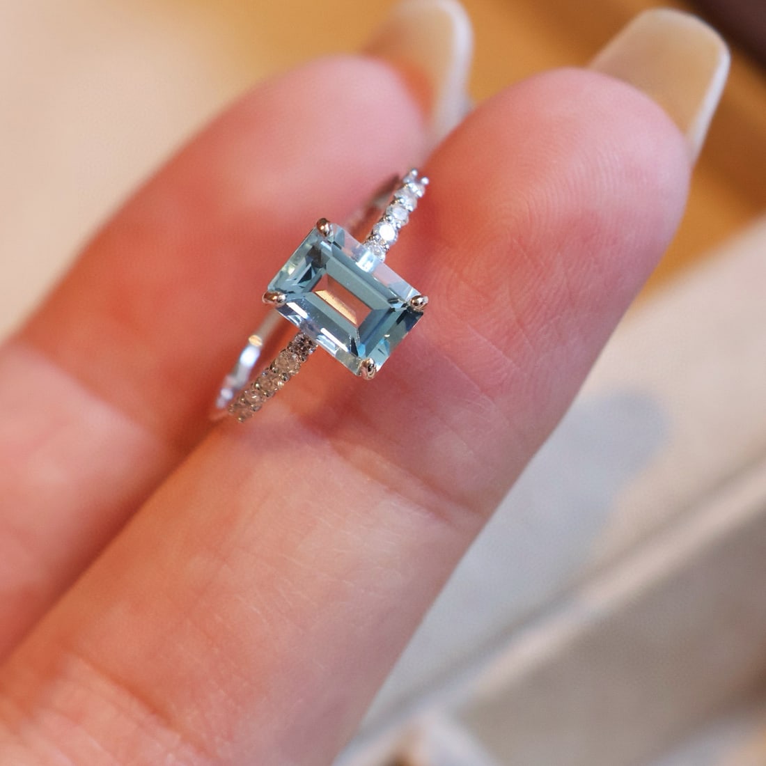 14k Gold 1.4 Ct Natural Aquamarine & Diamond Ring - 6