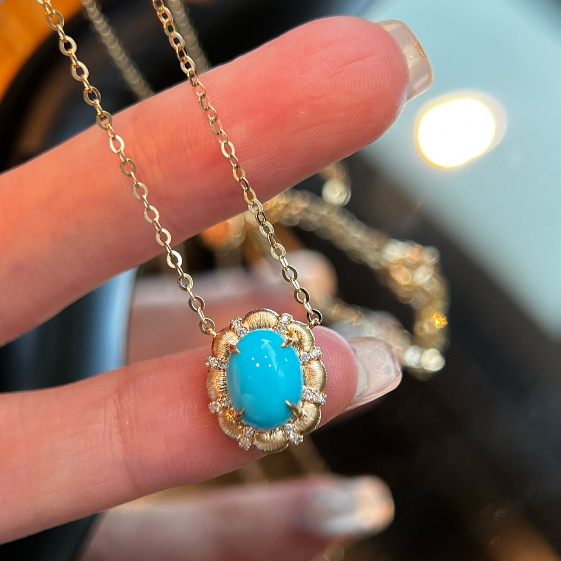 14k Gold 1.89 Ctw Natural Blue Turquoise & Diamond Necklace: Ref:231080378 // gold content:14k gold // main gemstone:blue turquoise // shape:oval // carat weight:1. 81ct // color:blue // treatment:natural // // adjacent gemstone 2 : diamond // shape:round //