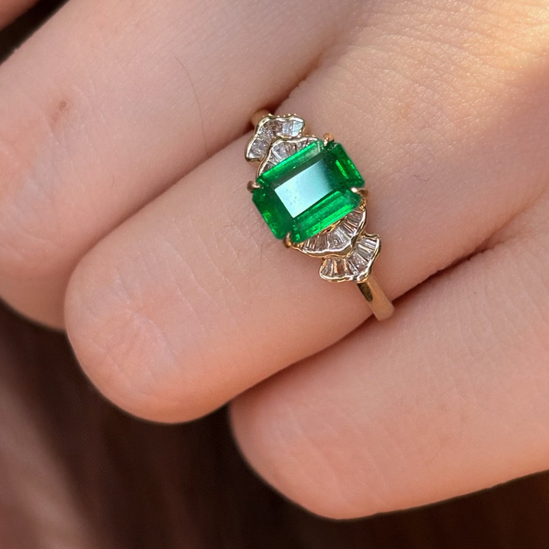 14k Gold 1.31 Ct Vivid Green Natural Emerald & Diamond Ring - 5