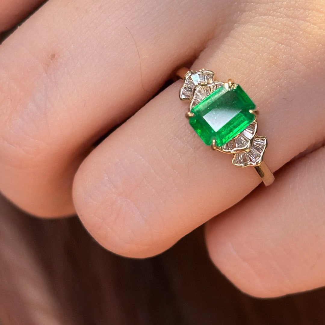 14k Gold 1.31 Ct Vivid Green Natural Emerald & Diamond Ring - 6