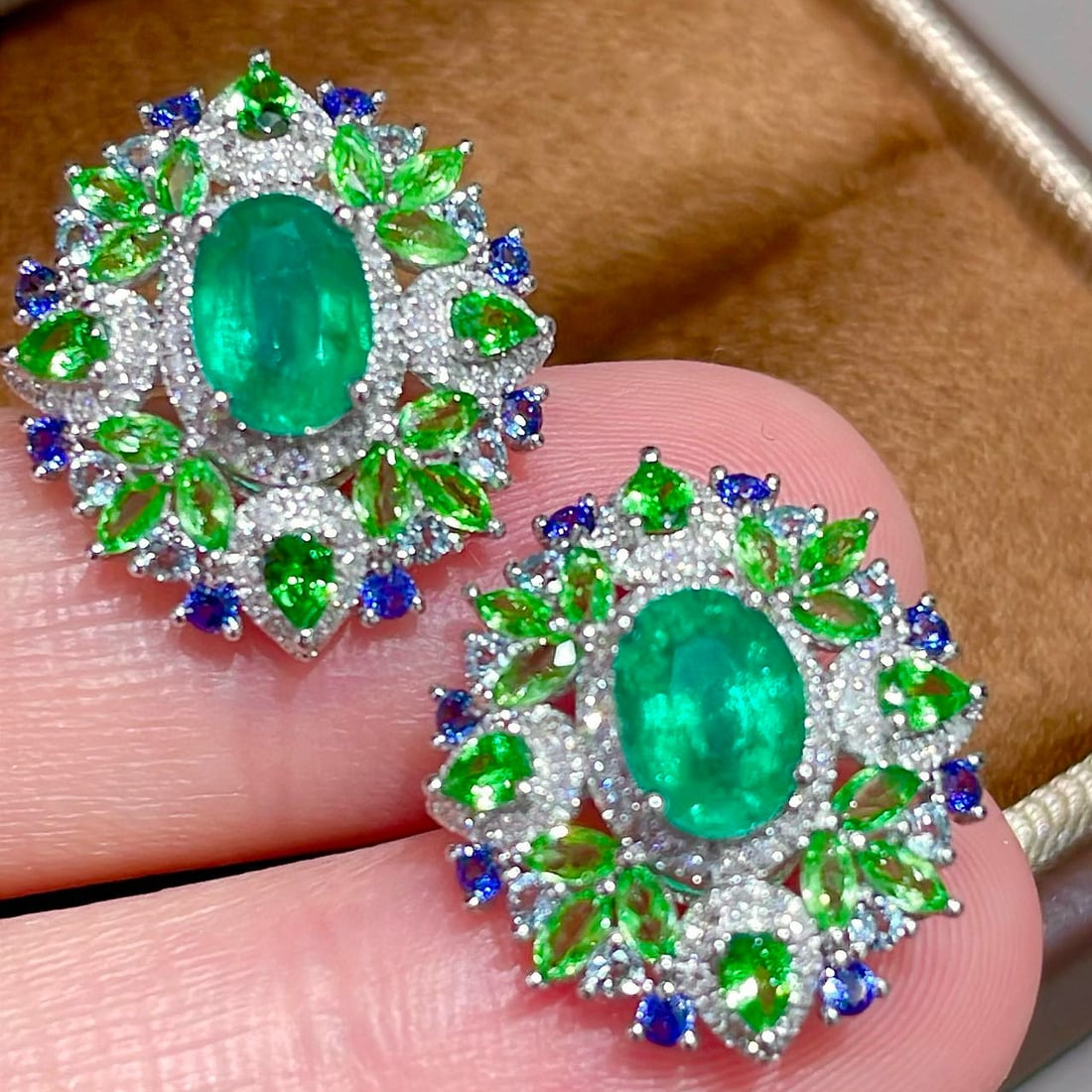 14k Gold 2 Ct Vivid Green Natural Emerald & Diamond Earrings - 2