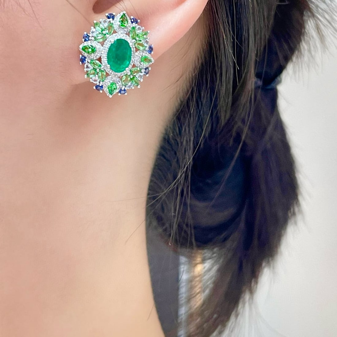 14k Gold 2 Ct Vivid Green Natural Emerald & Diamond Earrings - 6
