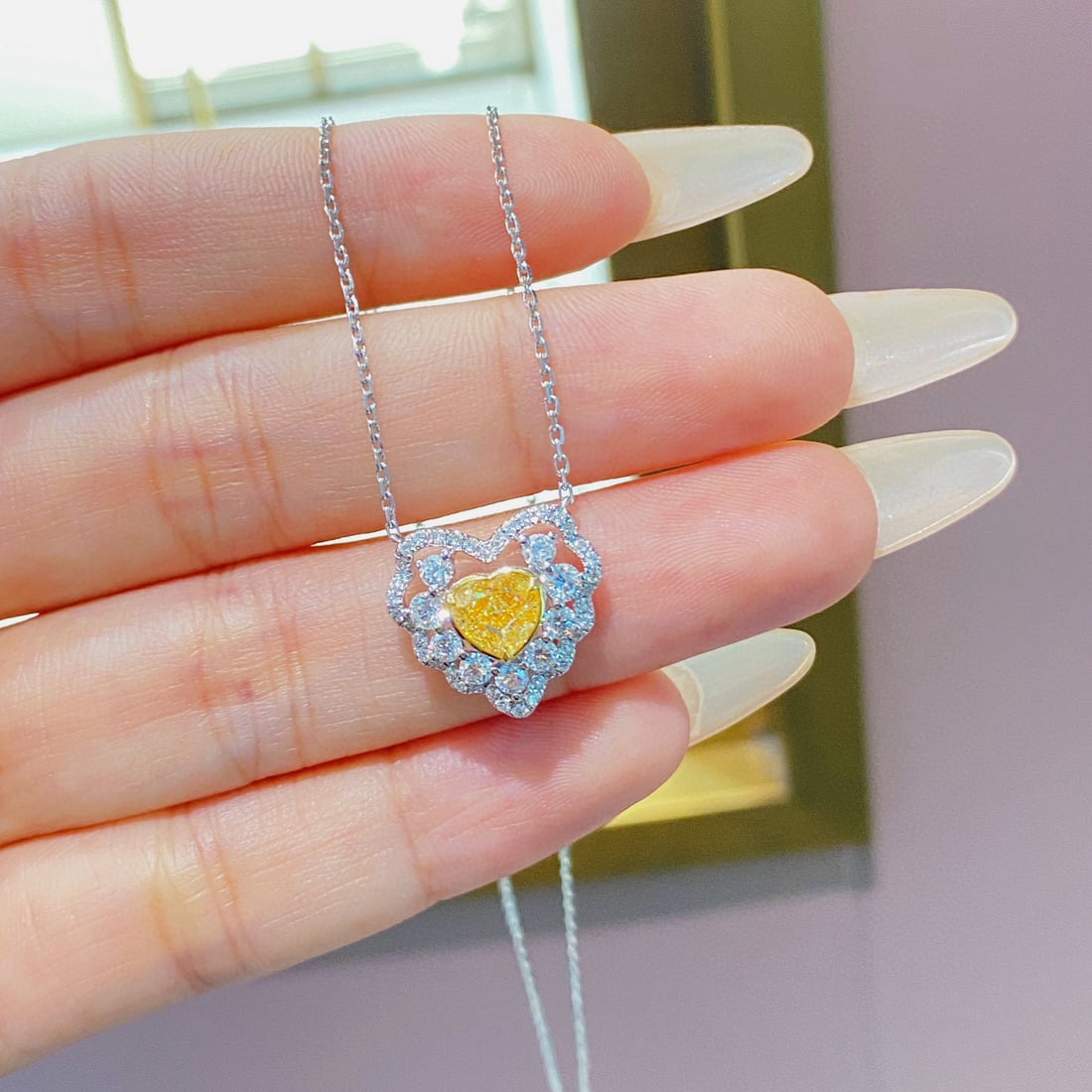 14k Gold 1.60 Ctw Natural Yellow Diamond & Diamond Necklace: Ref:231080413 // gold content:14k gold // main gemstone:yellow diamond // shape:heart // carat weight:1. 01ct // color:yellow // treatment:natural // // adjacent gemstone 2 : diamond // shape:round