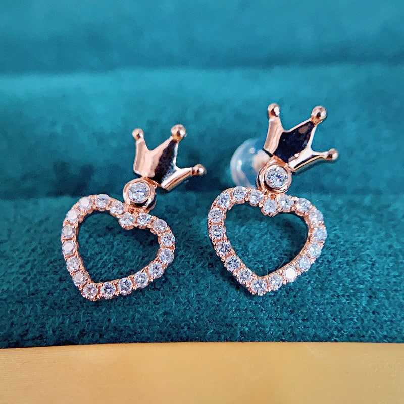 14k Gold 0.3 Ct Natural H Diamond Earrings: Ref:231080416 // gold content:14k gold // main gemstone:diamond // shape:round // carat weight:0. 3ct // clarity grade:vs-si // color:h // treatment:natural // cut grade:g // High Estimate: 3300