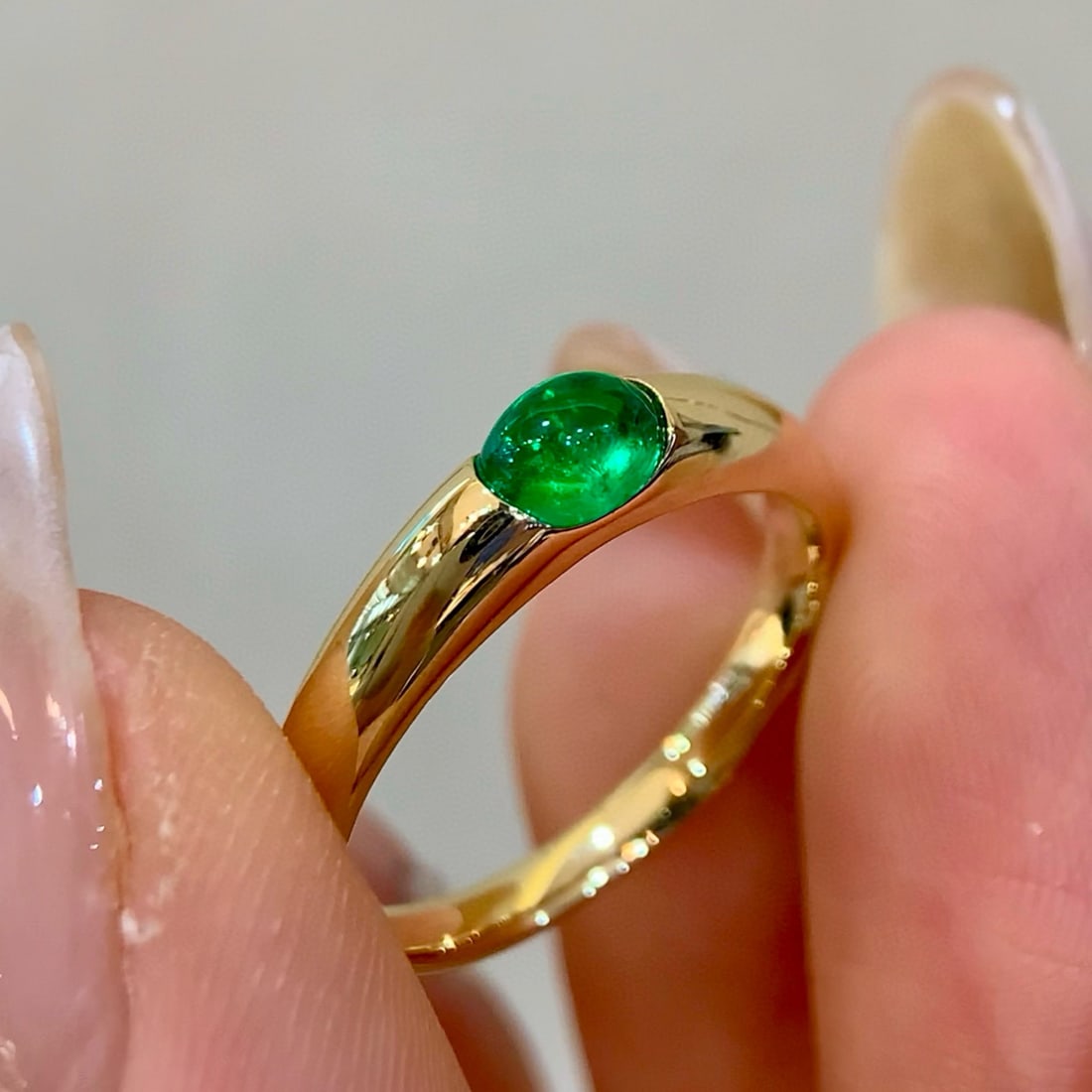 14k Gold 0.42 Ct Vivid Green Natural Emerald Ring - 3