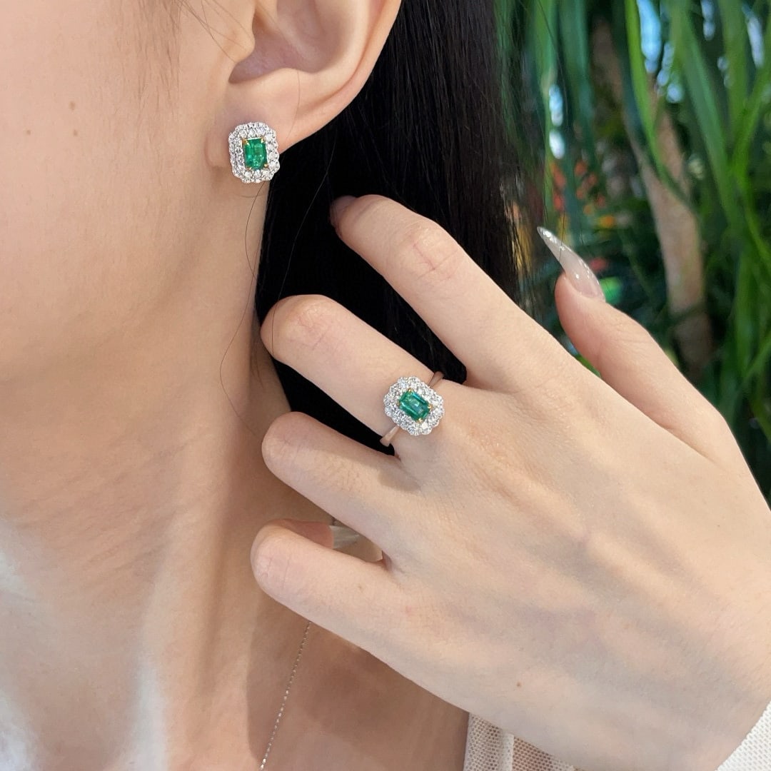 14k Gold 1.05 Ct Vivid Green Natural Emerald & Diamond Earrings - 6