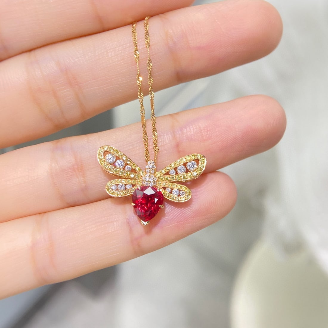14k Gold 1.87 Ctw Natural Spinel & Diamond Necklace: Ref:231080431 // gold content:14k gold // main gemstone:spinel // shape:pear // carat weight:1. 42ct // color:red // treatment:natural // // adjacent gemstone 2 : diamond // shape:round // carat
