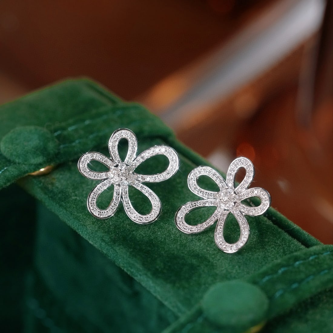 14k Gold 0.60 Ct Natural H Diamond & Flowers Earrings - 2