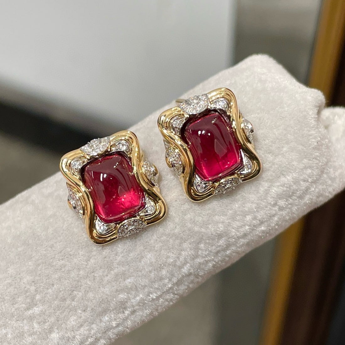 14k Gold 3.2 Ct Natural Tourmaline & Diamond Earrings: Ref:231080449 // gold content:14k gold // main gemstone:tourmaline // shape:cushion // carat weight:3. 2ct // color:red // treatment:natural // // adjacent gemstone 2 : diamond // shape:round //