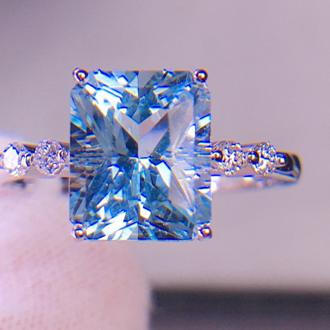 14k Gold 2.67 Ct Natural Aquamarine & Diamond Ring - 6