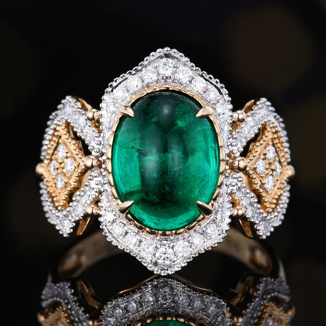 14k Gold 4.37 Ctw Vivid Green Natural Emerald & Diamond Ring: Ref:231085022 // gold content:14k gold // ring size:7. 25us // // main gemstone:emerald // shape:oval // carat weight:4. 07ct // color:vivid green // treatment:natural // // adjacent gemstone 2 : diam