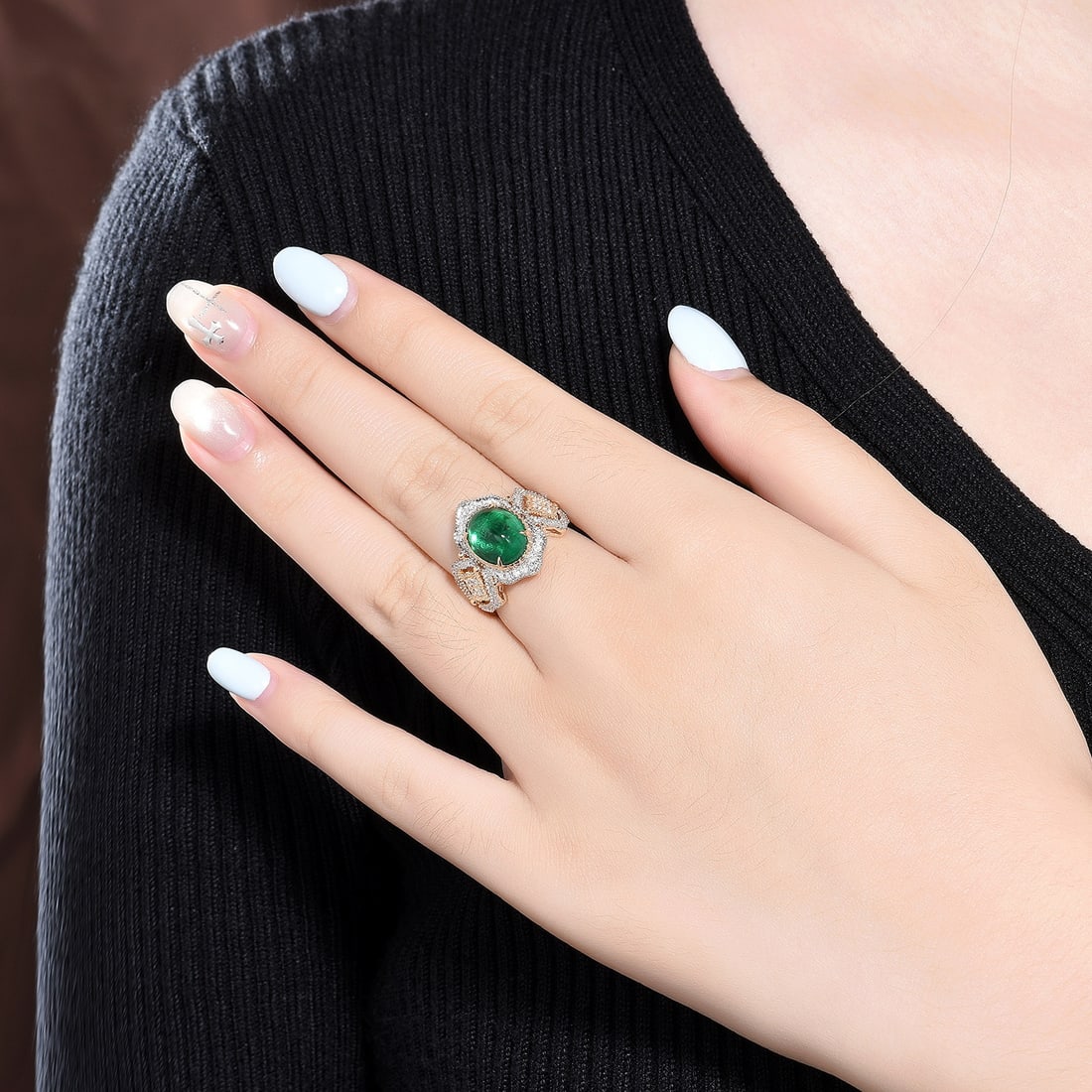 14k Gold 4.37 Ctw Vivid Green Natural Emerald & Diamond Ring - 4