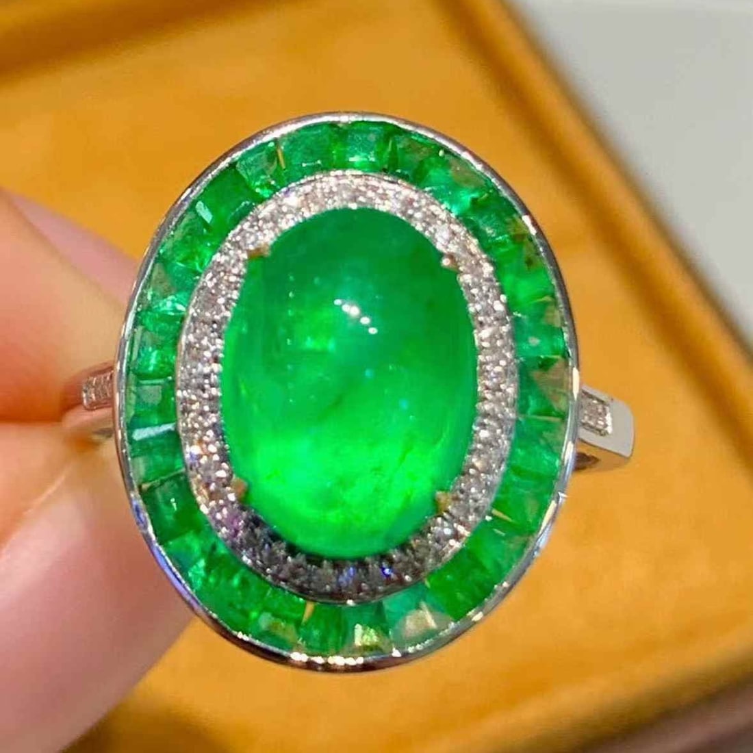 14k Gold 3 Ct Vivid Green Natural Emerald & Diamond Ring - 6