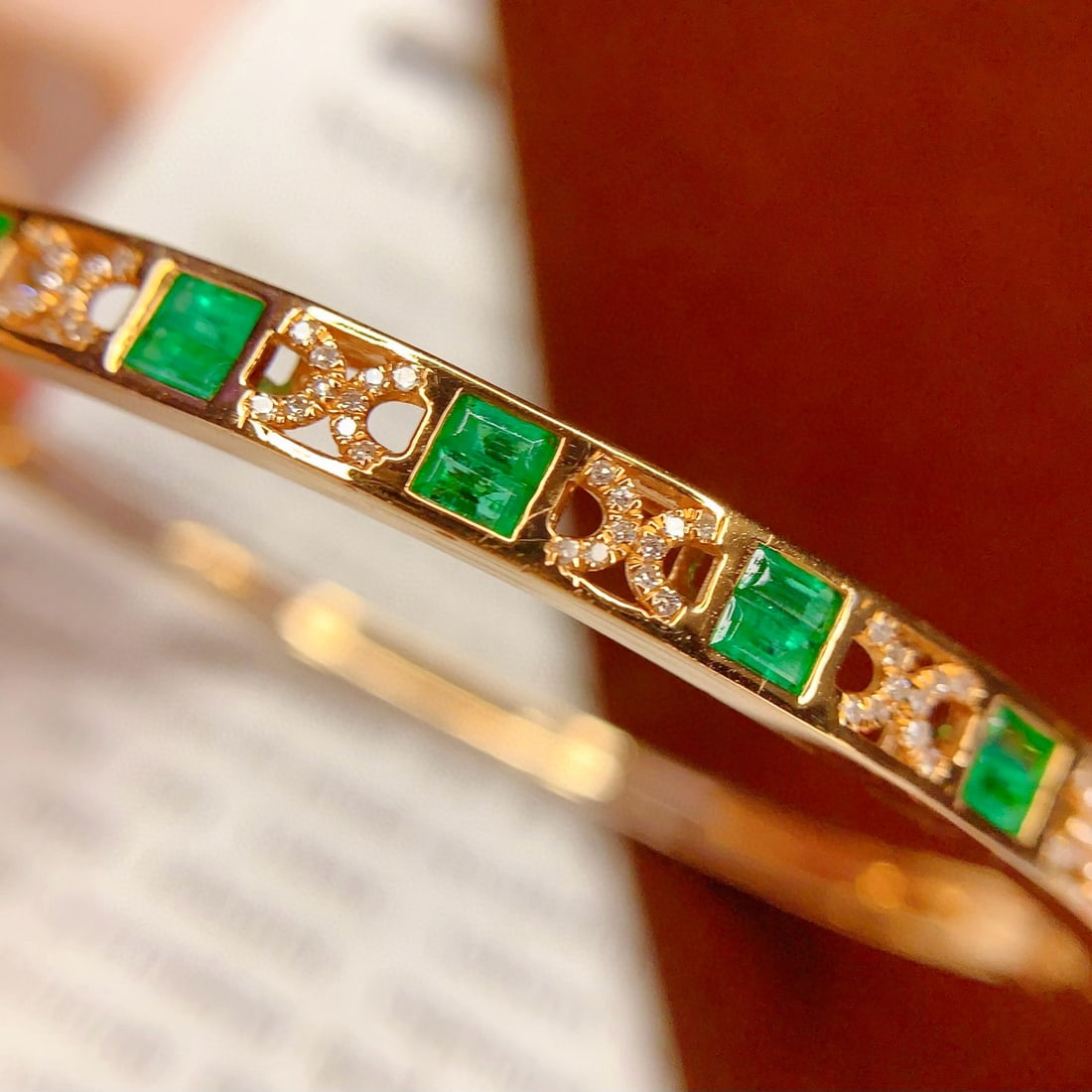 14k Gold 2 Ct Natural Emerald & Diamond Bangle - 3