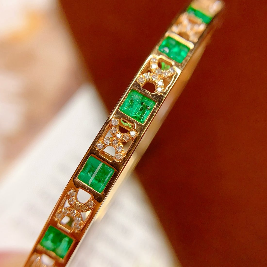 14k Gold 2 Ct Natural Emerald & Diamond Bangle - 6