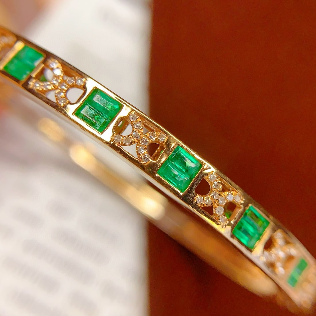 14k Gold 2 Ct Natural Emerald & Diamond Bangle - 7