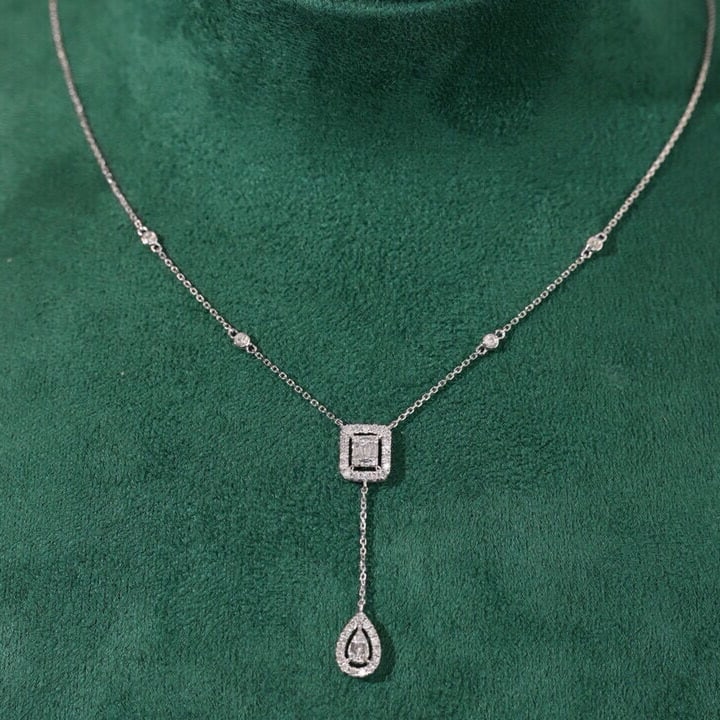 14k Gold 0.5 Ct Natural H Diamond Necklace: Ref:231085118 // gold content:14k gold // main gemstone:diamond // shape:multiple // carat weight:0. 5ct // clarity grade:vs-si // color:h // treatment:natural // Condition: New Low Estimate: 2200.00