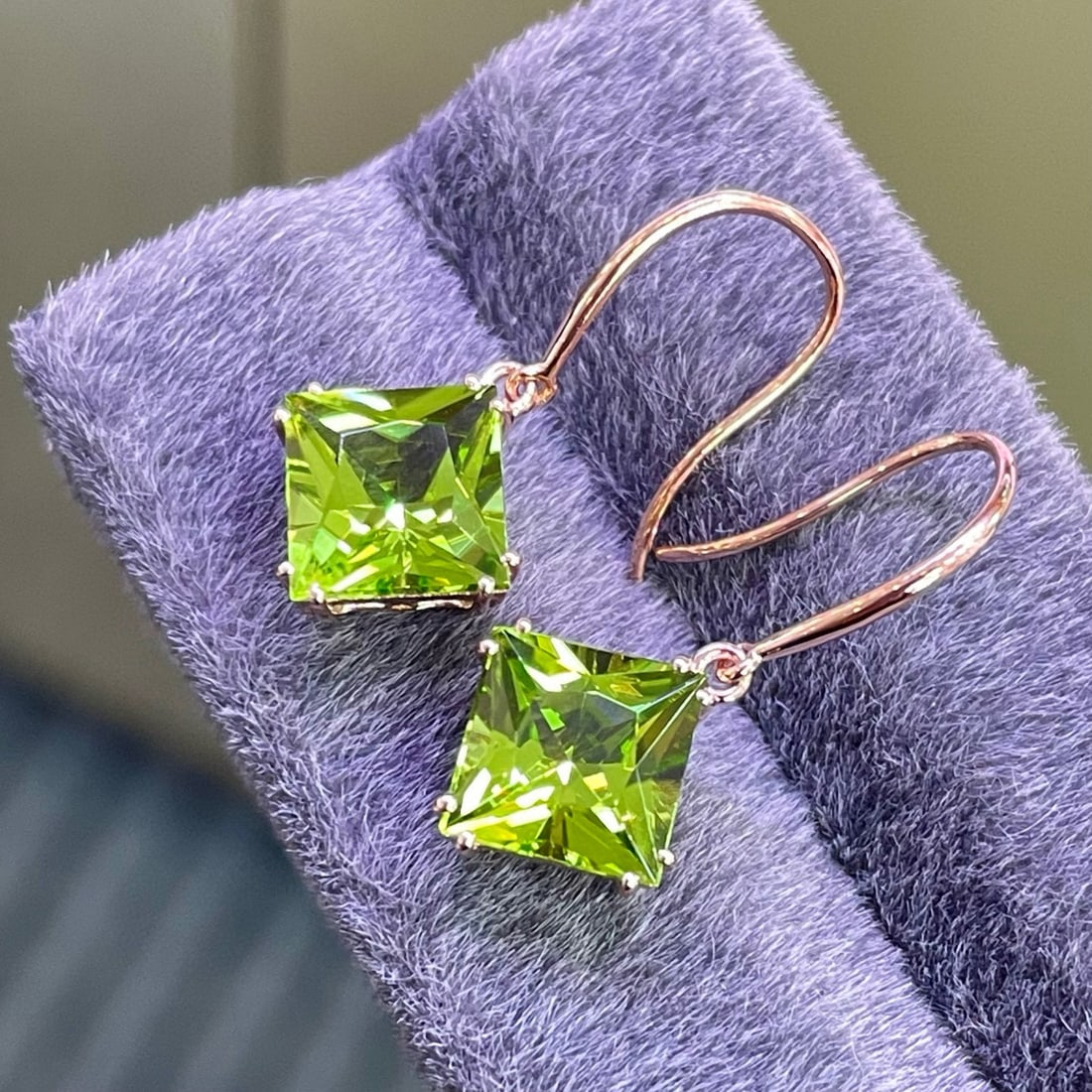 14k Gold 5.25 Ct Natural Peridot & Diamond Earrings - 3