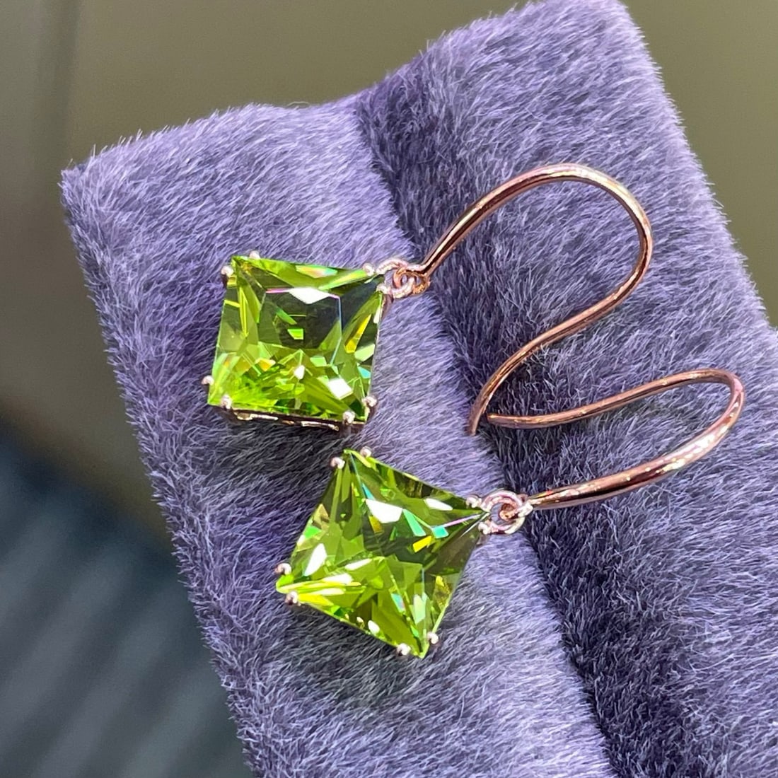14k Gold 5.25 Ct Natural Peridot & Diamond Earrings - 5