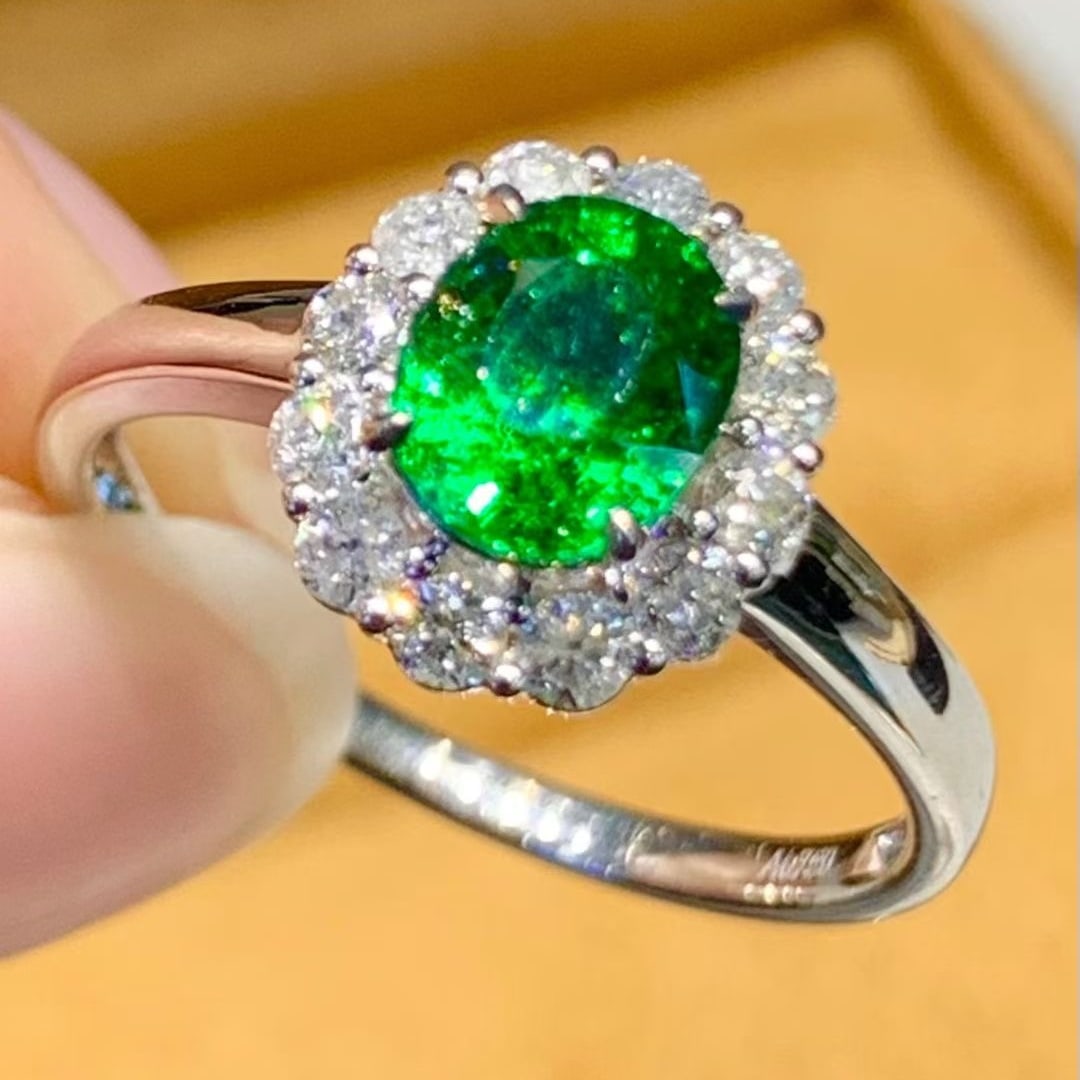 14k Gold 1.2 Ct Vivid Green Natural Tsavorite & Diamond Ring - 3