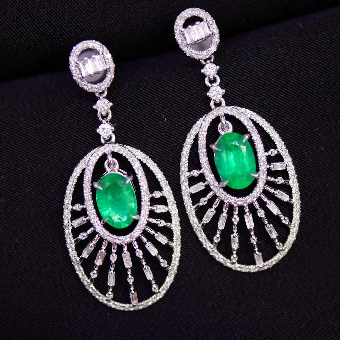 14k Gold 1.51 Ctw Natural Emerald & Diamond Earrings: Ref:231085146 // gold content:14k gold // main gemstone:emerald // shape:oval // carat weight:1. 01ct // color:green // treatment:natural // // adjacent gemstone 2 : diamond // shape:round // carat