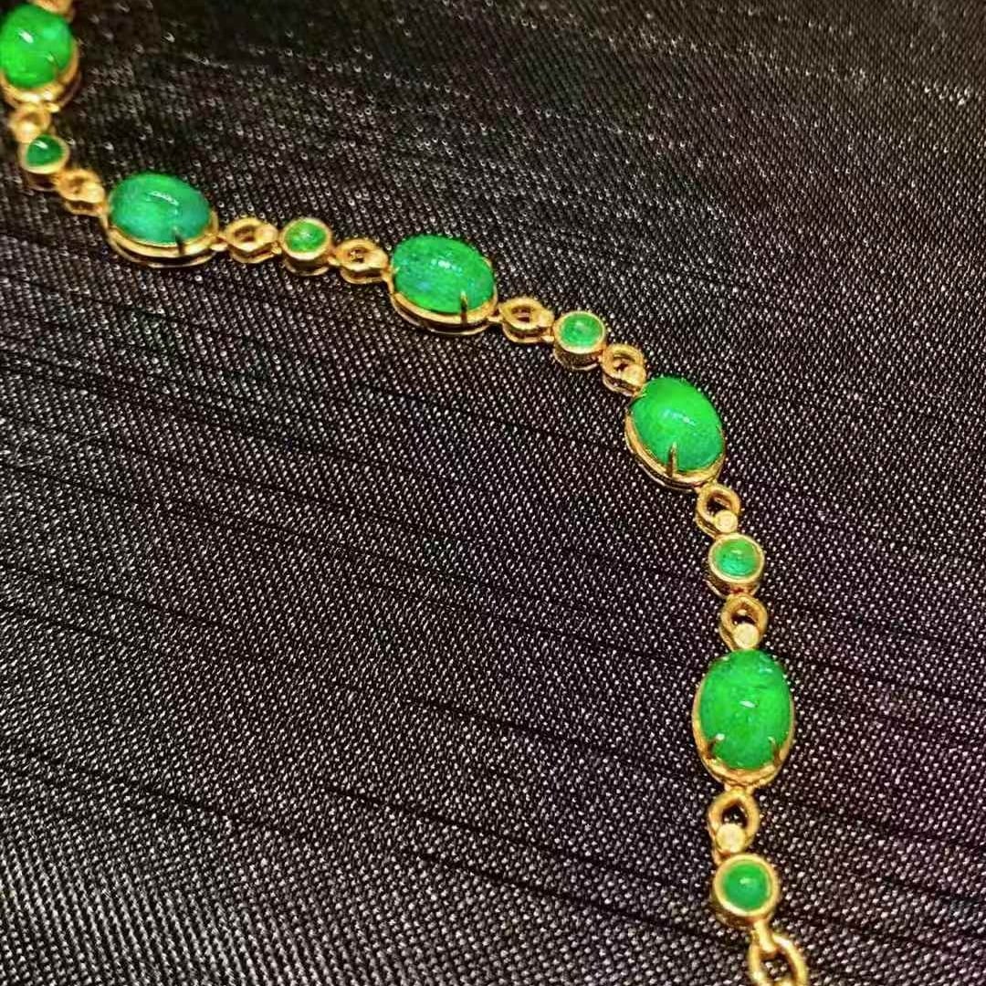 14k Gold 10.5 Ct Vivid Green Natural Emerald & Diamond Bracelet - 2
