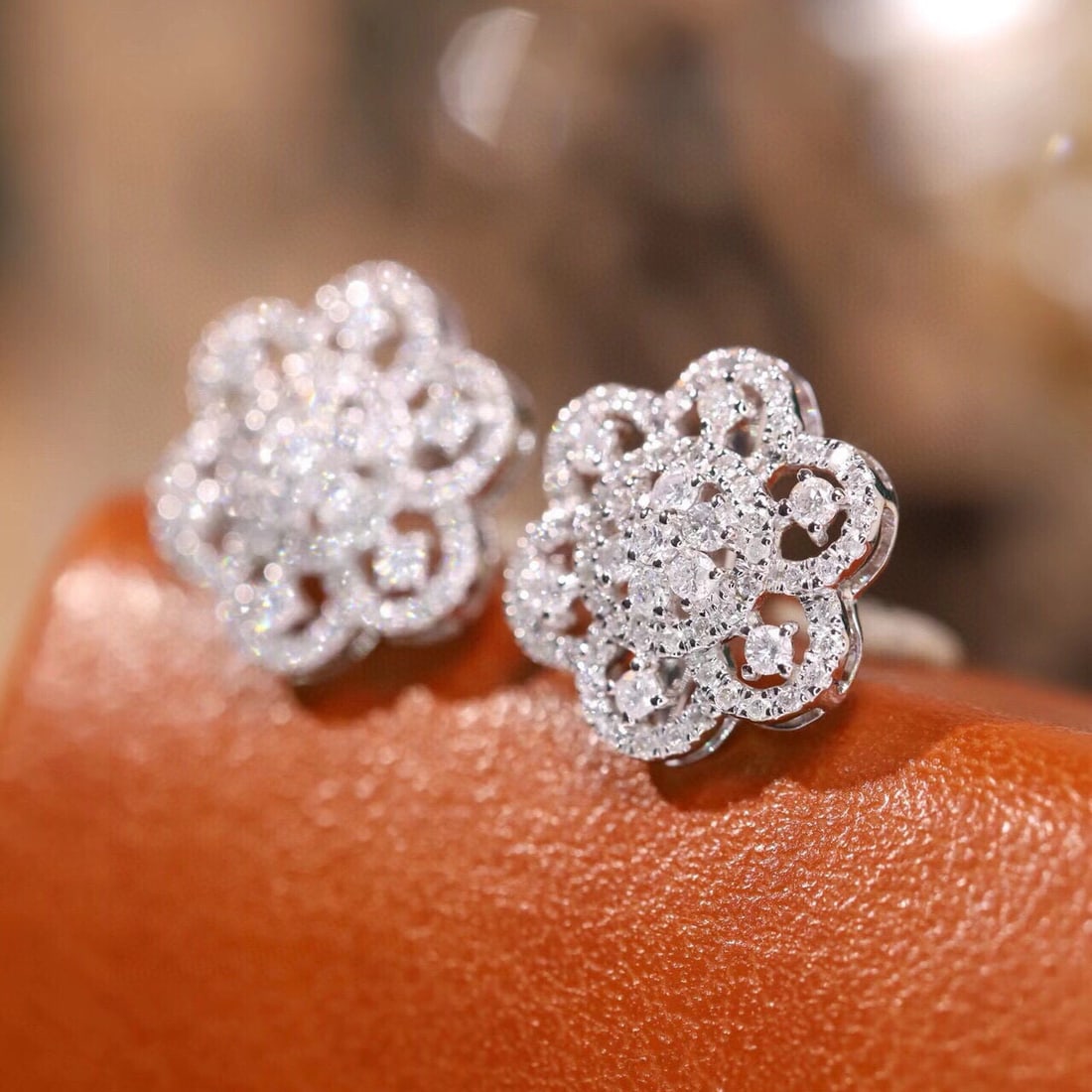 14k Gold 0.5 Ct Natural H Diamond Earrings - 4