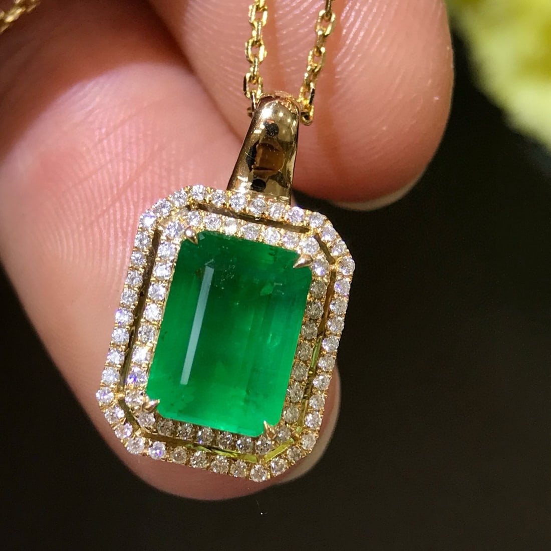 14k Gold 2.33 Ctw Vivid Green Natural Emerald & Diamond Pendant( Without Chain ) - 2