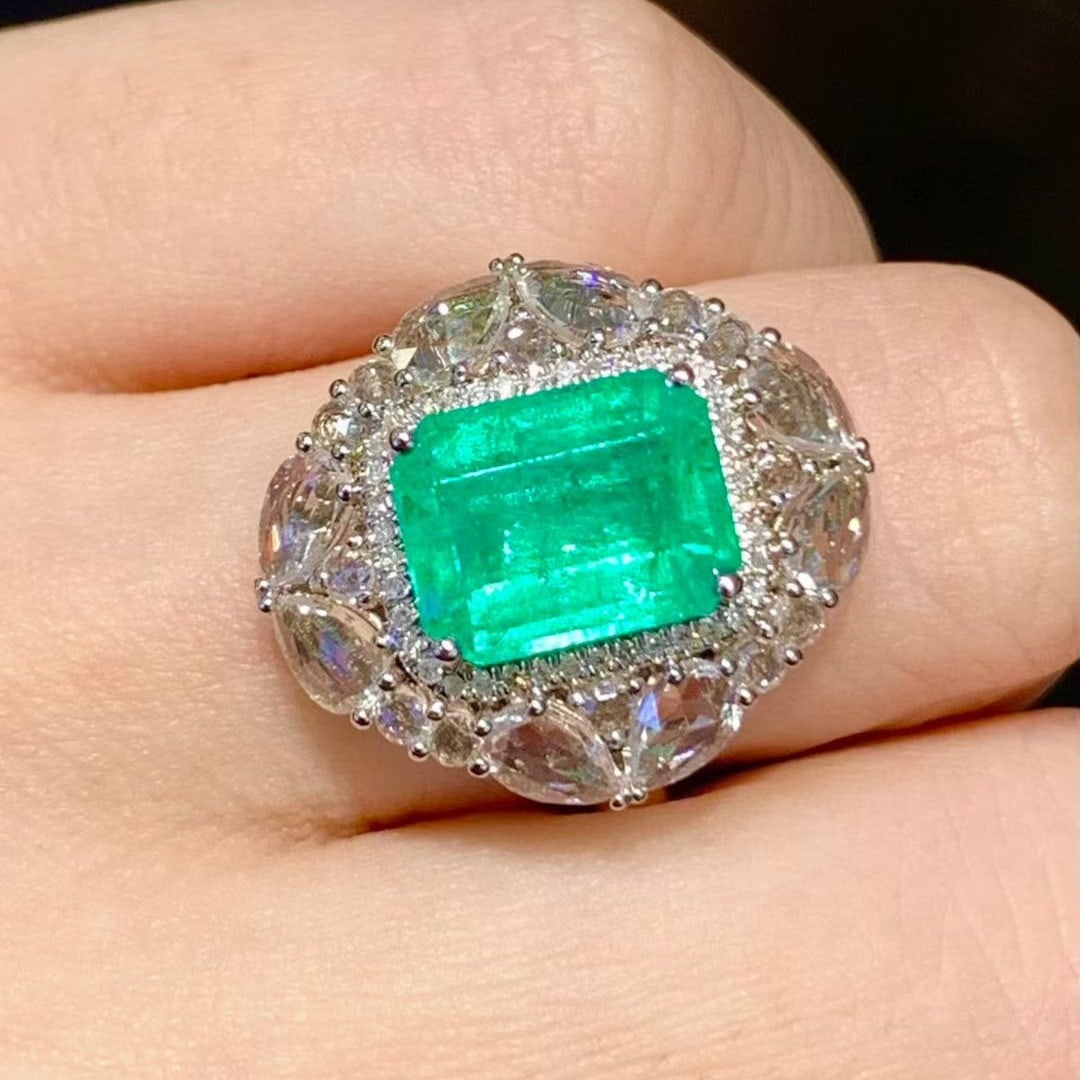 14k Gold 3.3 Ct Natural Emerald & Diamond & Sapphire Ring - 4