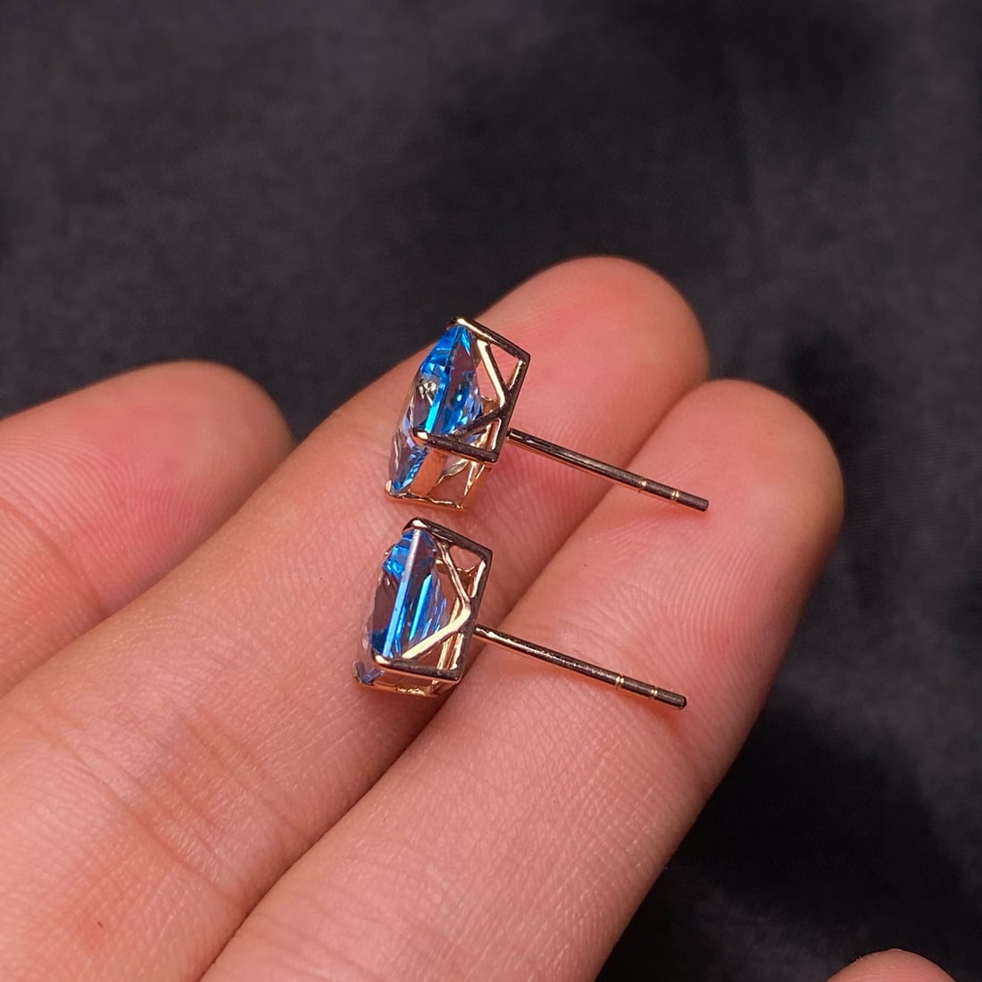 14k Gold 3.5 Ct Natural Topaz Earrings - 3