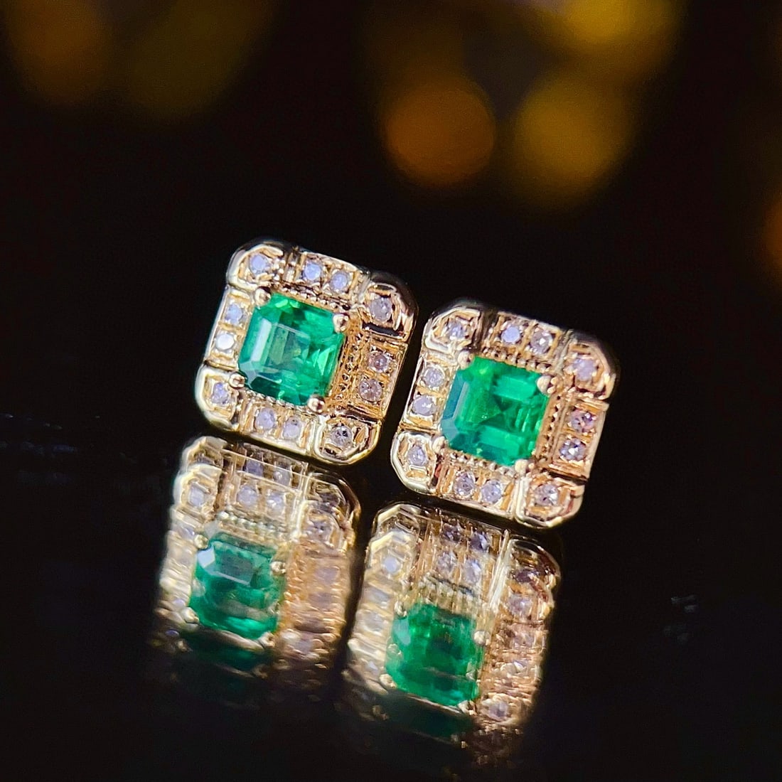 14k Gold 0.35 Ct Natural Emerald & Diamond Earrings - 4