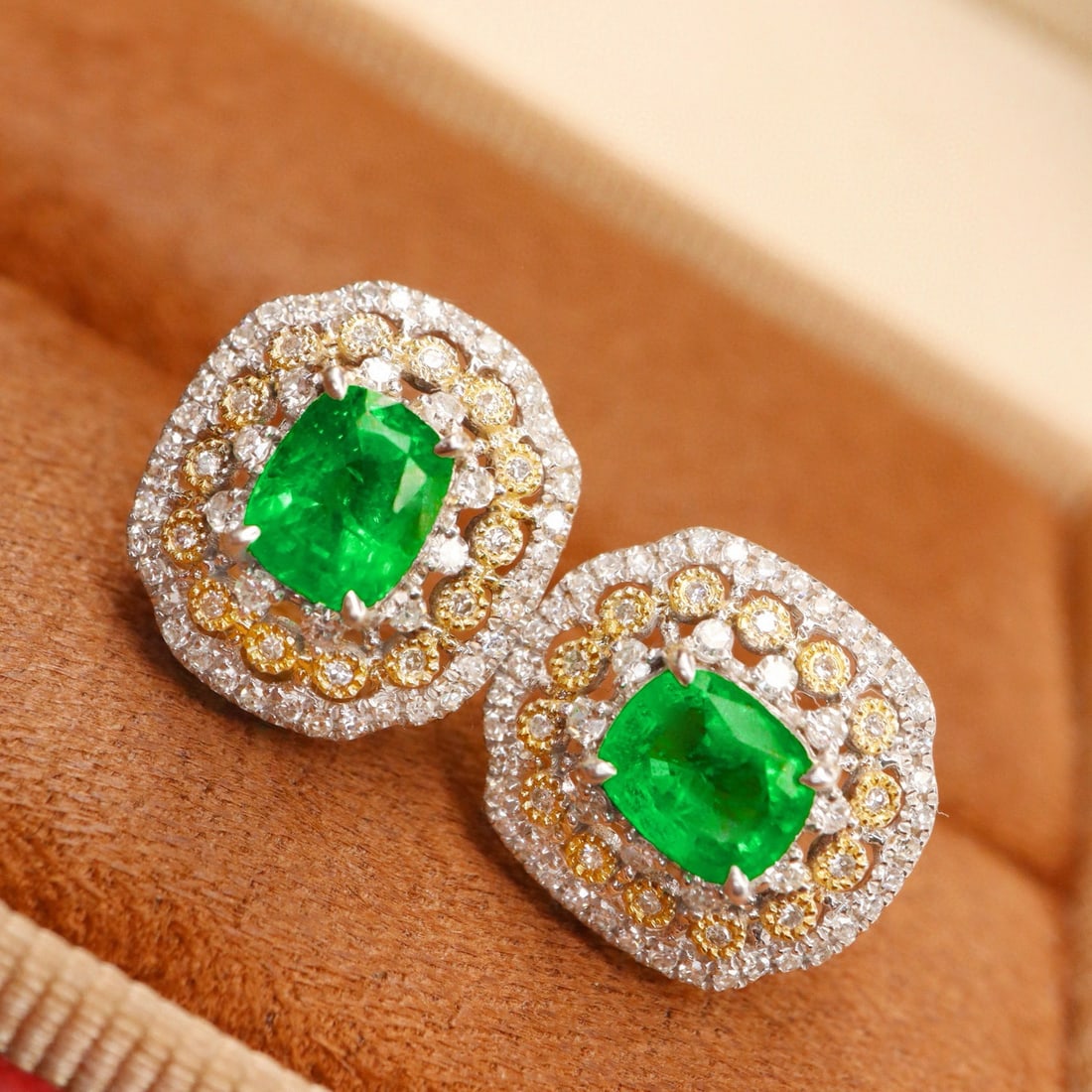 14k Gold 1.65 Ctw Vivid Green Natural Emerald & Diamond Earrings: Ref:231085232 // gold content:14k gold // main gemstone:emerald // shape:cushion // carat weight:1. 20ct // color:vivid green // treatment:natural // // adjacent gemstone 2 : diamond // shape:round