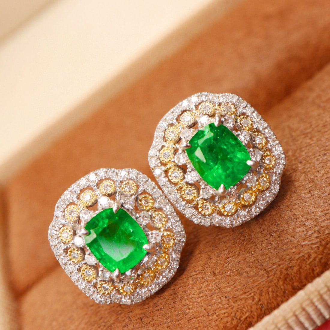 14k Gold 1.65 Ctw Vivid Green Natural Emerald & Diamond Earrings - 3