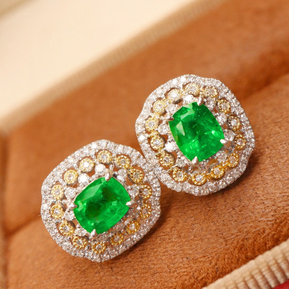 14k Gold 1.65 Ctw Vivid Green Natural Emerald & Diamond Earrings - 4