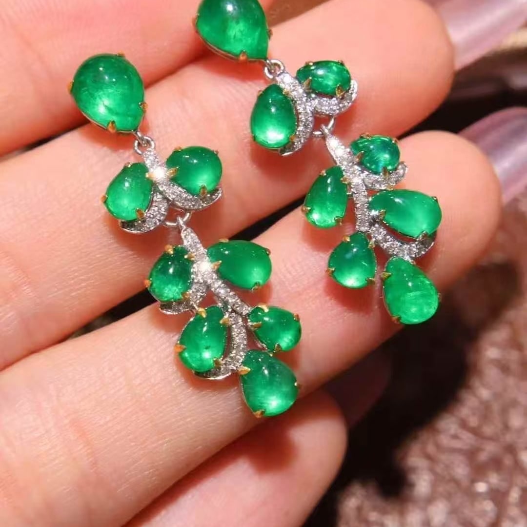 14k Gold 5.90 Ct Natural Emerald & Diamond Earrings - 4