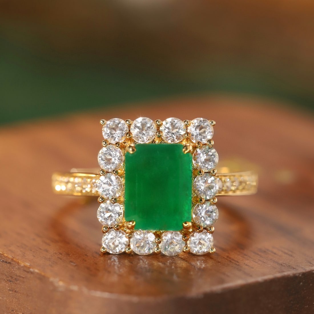 14k Gold 2.83 Ctw Natural Emerald & Topaz Ring: Ref:231085252 // gold content:14k gold // ring size:7. 25us // // main gemstone:emerald // shape:octagonal // carat weight:1. 53ct // color:green // treatment:natural // // adjacent gemstone 2 :