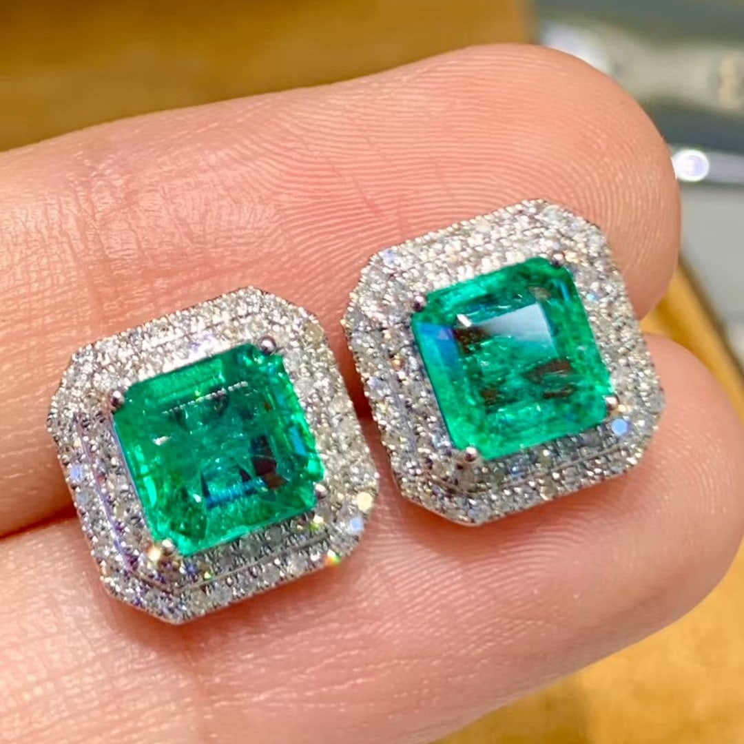 14k Gold 2.3 Ct Natural Emerald & Diamond Earrings - 3