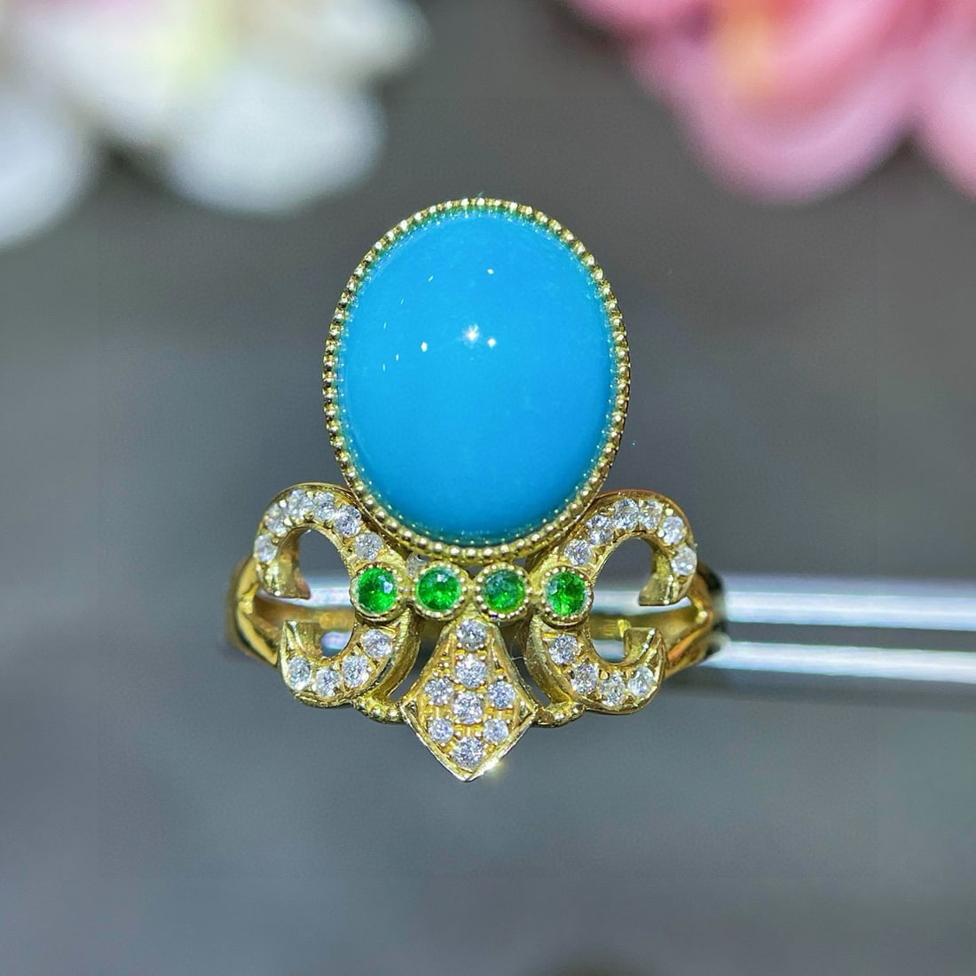 14k Gold 2.81 Ctw Natural Blue Turquoise & Diamond Ring: Ref:231085255 // gold content:14k gold // ring size:7. 25us // // main gemstone:blue turquoise // shape:oval // carat weight:2. 68ct // color:blue // treatment:natural // // adjacent gemstone 2 :
